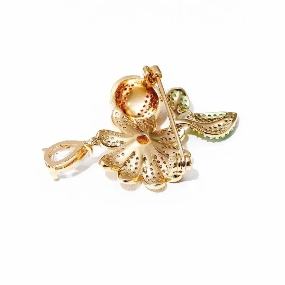 VQ Ladybug Brooch - Picture 3 of 7